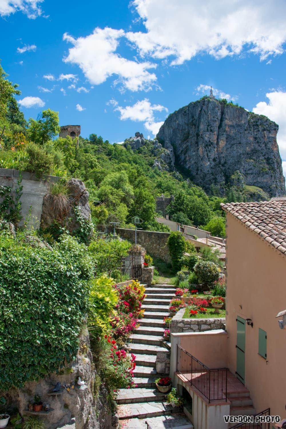 La Maison D'Eddy Et Caro Aux Portes Du Verdon Trigance Exterior photo